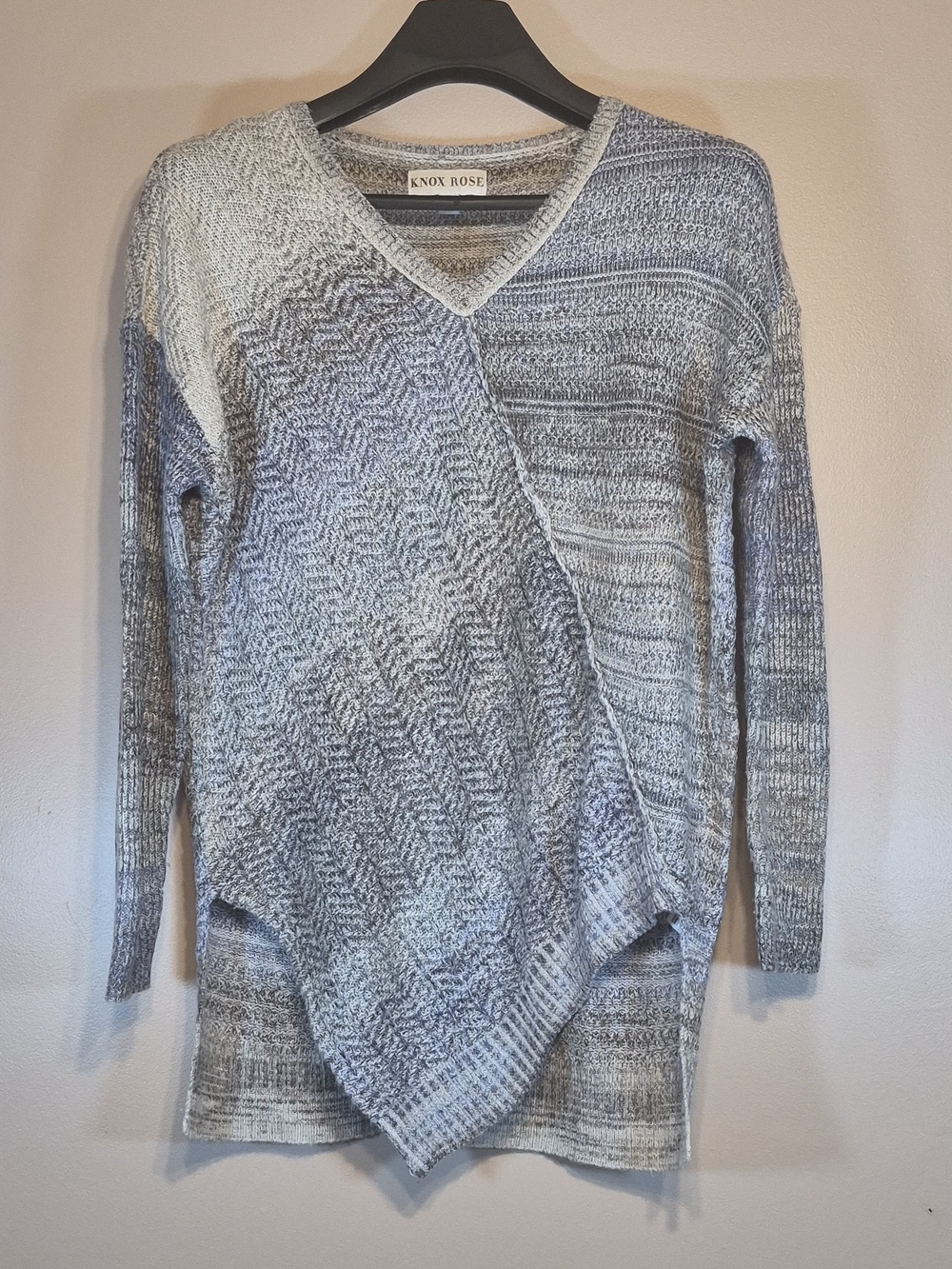 Knox Rose Gray Multi-Tone V-Neck Asymmetric Knit Sweater